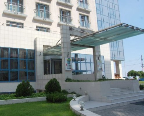 Enache vinde Hotelul Ibis Constanţa